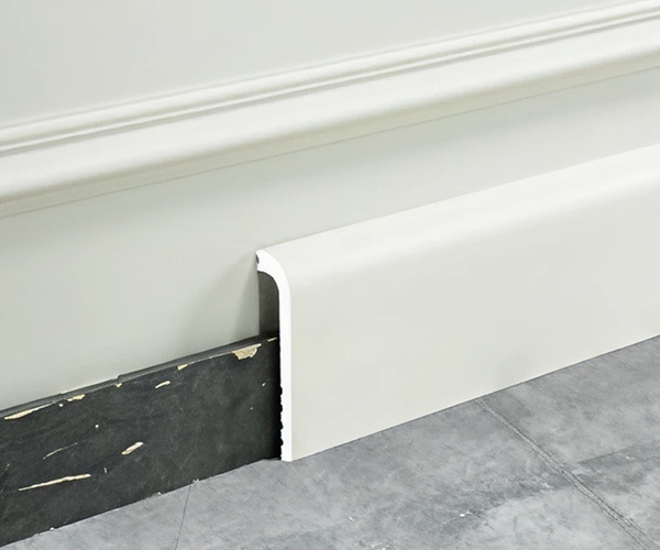 Накладной плинтус